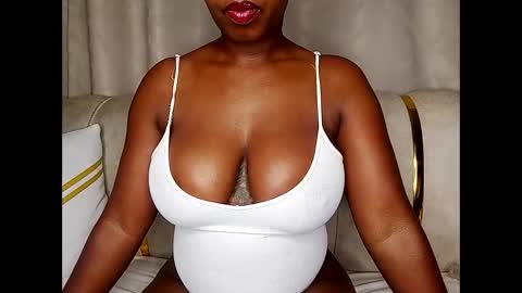 Snapshot of sexxy_gee chatting on February 18, 8:54 am Gee Independent Model online show from February 18, 8:54 am