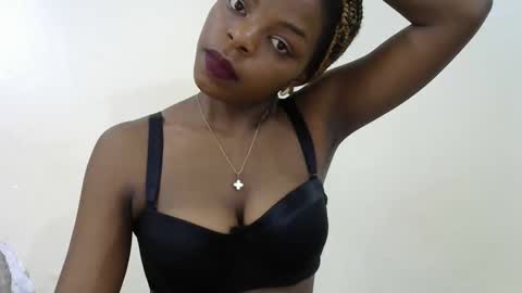 Snapshot of sexxy_montana chatting on October 24, 4:25 pm sexxy_montana online show from October 24, 4:25 pm