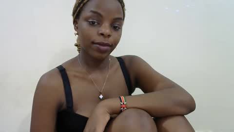 Snapshot of sexxy_montana chatting on November 3, 8:37 am sexxy_montana online show from November 3, 8:37 am