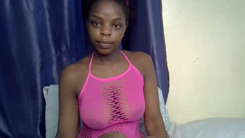 Snapshot of sexxy_montana chatting on December 19, 2:40 am sexxy_montana online show from December 19, 2:40 am