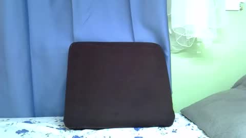 African Queen online show from May 4, 10:33 am