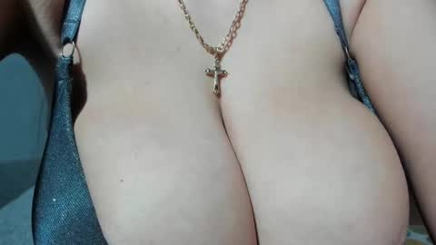 Snapshot of sexxymeriemm chatting on February 25, 5:58 pm sexxymeriemm online show from February 25, 5:58 pm