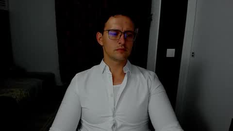 Snapshot of sexxymuscles4u chatting on October 19, 12:50 pm Sexxymuscles4U online show from October 19, 12:50 pm