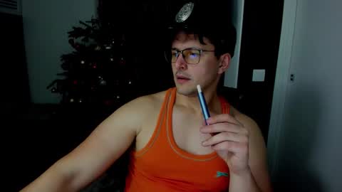 Snapshot of sexxymuscles4u chatting on January 8, 1:46 pm Sexxymuscles4U online show from January 8, 1:46 pm