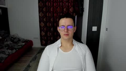 Snapshot of sexxymuscles4u chatting on February 16, 8:32 am Sexxymuscles4U online show from February 16, 8:32 am