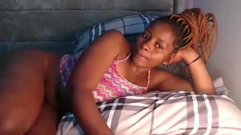 Snapshot of sexxywider_ebony chatting on September 15, 4:56 am sexxywide ebony online show from September 15, 4:56 am