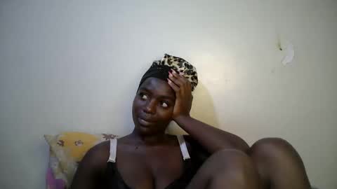 Snapshot of sexy_alia1 chatting on February 14, 2:58 pm sexy_alia1 online show from February 14, 2:58 pm