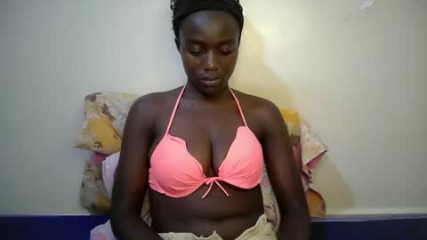 Snapshot of sexy_alia1 chatting on February 16, 1:13 am sexy_alia1 online show from February 16, 1:13 am