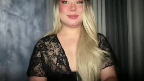 Snapshot of sexy_and_iknewit chatting on February 20, 1:24 am BREANNA online show from February 20, 1:24 am