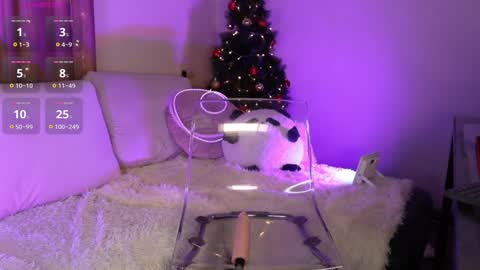 Snapshot of sexy_blonde_doll chatting on December 15, 8:41 am Lina online show from December 15, 8:41 am