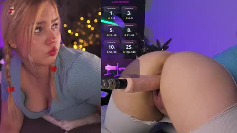 Snapshot of sexy_blonde_doll chatting on December 29, 3:44 am Lina online show from December 29, 3:44 am