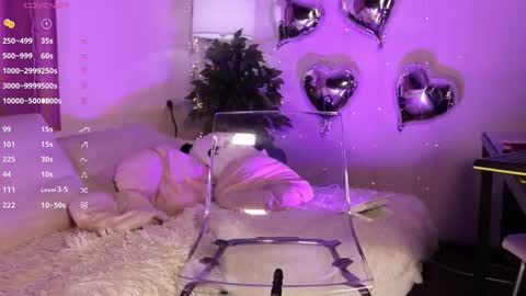 Snapshot of sexy_blonde_doll chatting on February 15, 11:47 pm Lina online show from February 15, 11:47 pm