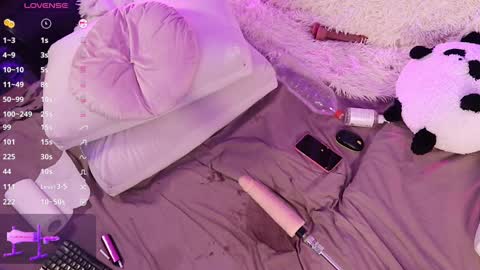 Snapshot of sexy_blonde_doll chatting on February 21, 5:13 am Lina online show from February 21, 5:13 am