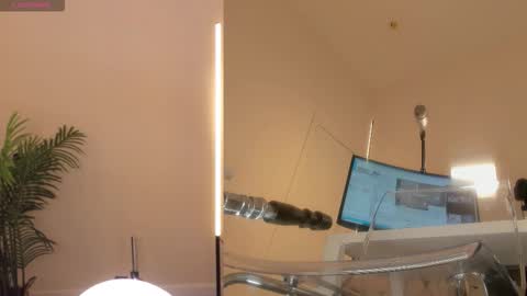 Snapshot of sexy_blonde_doll chatting on September 30, 12:04 am Lina online show from September 30, 12:04 am