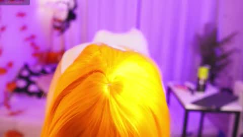 Snapshot of sexy_blonde_doll chatting on October 22, 11:48 pm Lina online show from October 22, 11:48 pm