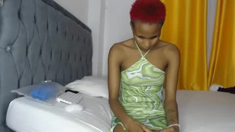 Snapshot of sexy_browniexx chatting on March 8, 12:20 pm brownie online show from March 8, 12:20 pm