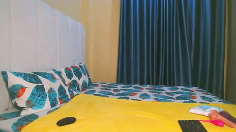 foxxy sweets online show from April 15, 2:29 am