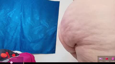 Snapshot of sexy_curvi chatting on January 18, 4:33 pm karla instagram online show from January 18, 4:33 pm