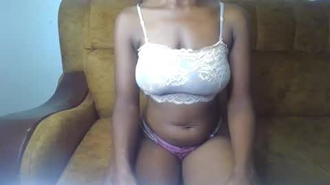 Snapshot of sexy_ellahh chatting on April 20, 12:41 pm Ellahh online show from April 20, 12:41 pm