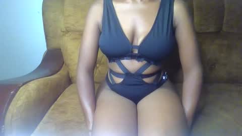 Snapshot of sexy_ellahh chatting on May 28, 1:36 am Ellahh online show from May 28, 1:36 am