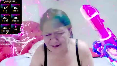 Snapshot of sexy_jhoan77 chatting on June 22, 9:17 am Jhoan online show from June 22, 9:17 am