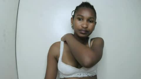 Snapshot of sexy_joyline chatting on June 19, 1:21 am joy online show from June 19, 1:21 am