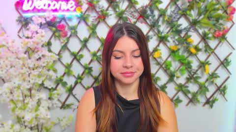 Lily online show from October 26, 4:07 am