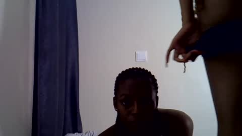 Linda online show from August 9, 4:17 am