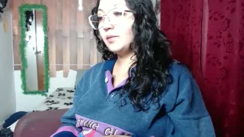 sexy lolas online show from January 7, 5:43 am