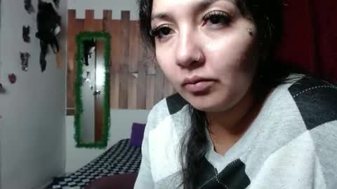 sexy lolas online show from February 2, 6:37 am