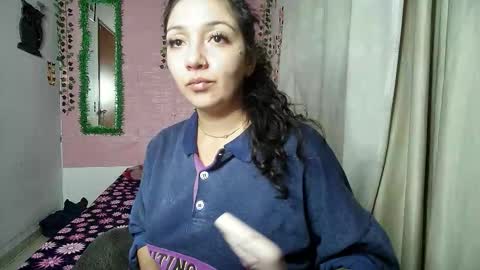 sexy lolas online show from December 17, 5:02 am