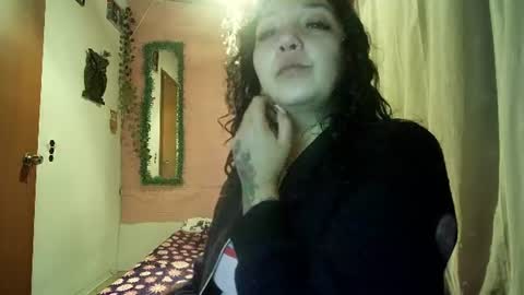 sexy lolas online show from July 11, 11:39 pm