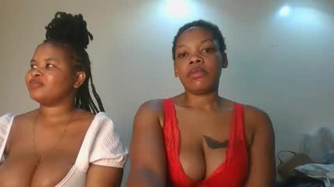 sexy_lyna online show from March 2, 5:08 am