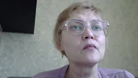 Snapshot of sexy_milf___ chatting on March 31, 10:37 am sexy_milf___ online show from March 31, 10:37 am