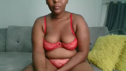 milky online show from March 15, 11:00 pm