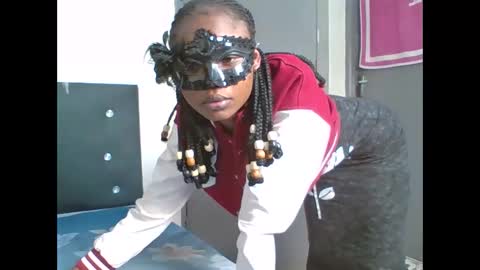 mimi online show from April 16, 6:52 pm