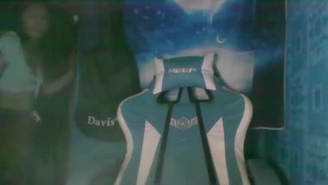 Snapshot of sexy_mommy69x chatting on April 5, 1:30 pm sexy_mommy69x online show from April 5, 1:30 pm