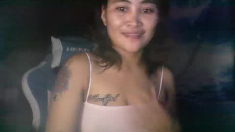 Snapshot of sexy_mommy69x chatting on April 6, 4:52 pm sexy_mommy69x online show from April 6, 4:52 pm