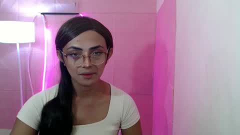 Snapshot of sexy_naughtyjasminxxx chatting on March 9, 5:39 pm Jasmin online show from March 9, 5:39 pm