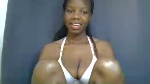 Snapshot of sexy_peach4 chatting on July 18, 10:19 am sexy_peach4 online show from July 18, 10:19 am