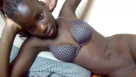 sexy_petittie online show from November 16, 6:19 am