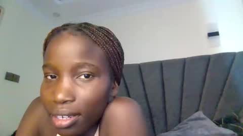 sexy_petittie online show from December 3, 10:13 am