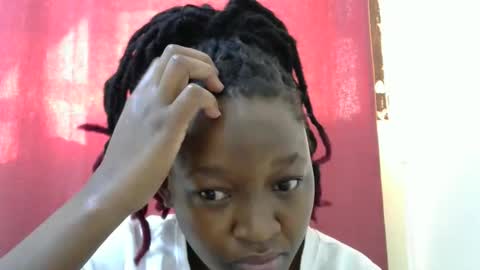 sexy_phoina online show from December 17, 6:30 am