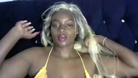 Snapshot of sexy_siera chatting on January 27, 8:29 am laura online show from January 27, 8:29 am