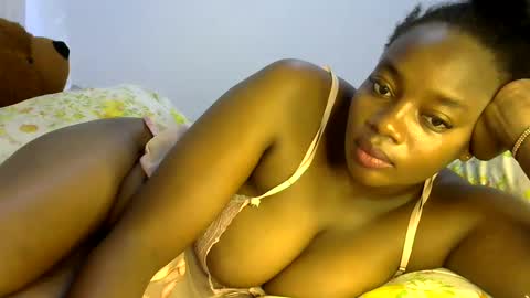 Snapshot of sexy_siera chatting on February 5, 5:52 am laura online show from February 5, 5:52 am