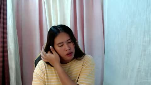 SOFIE  The woman who lives in the province online show from May 6, 9:03 am