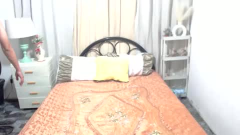 sexy_yllona online show from April 10, 10:09 am