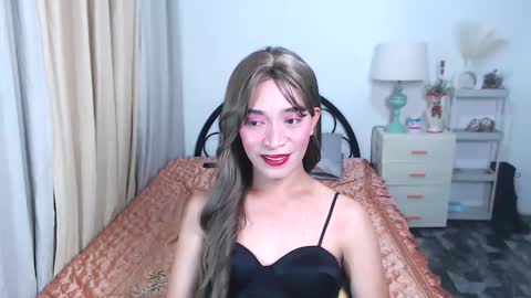 sexy_yllona online show from May 3, 5:13 am