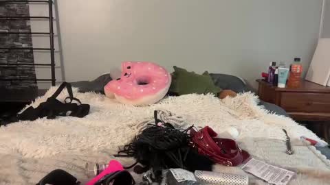 Snapshot of sexyandstoned420 chatting on December 31, 4:57 pm Kali Brent online show from December 31, 4:57 pm