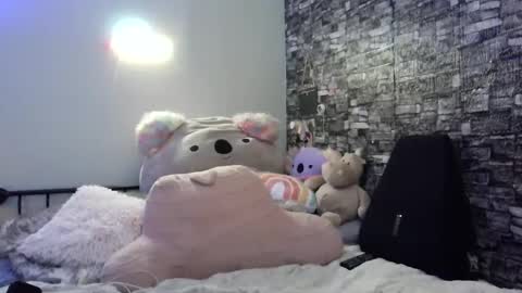 Snapshot of sexyandstoned420 chatting on September 28, 6:24 pm Kali Brent online show from September 28, 6:24 pm